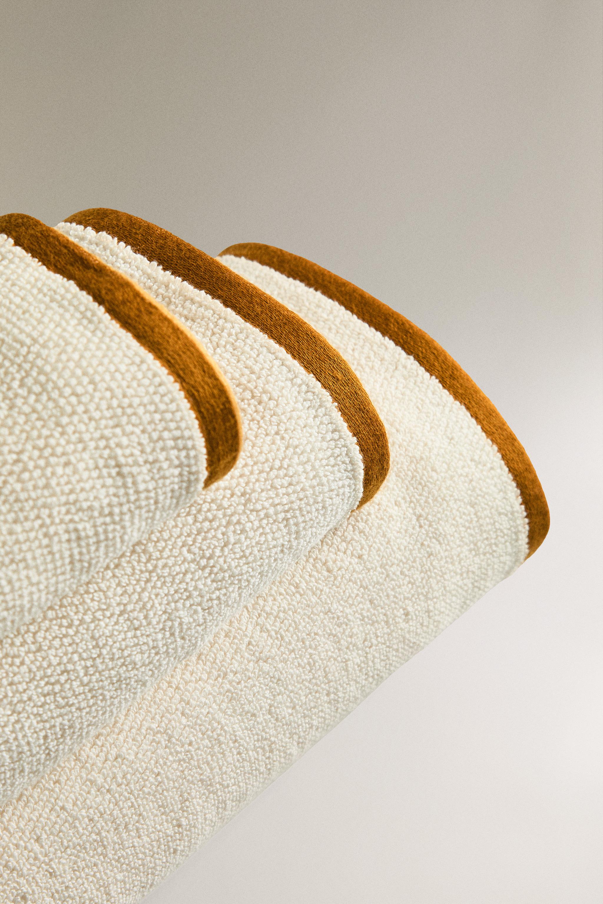 BATH TOWEL WITH RICE STITCH COLORED EDGE